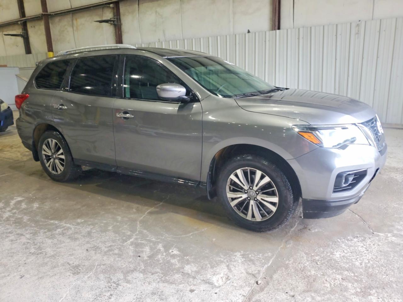 Nissan Pathfinder S