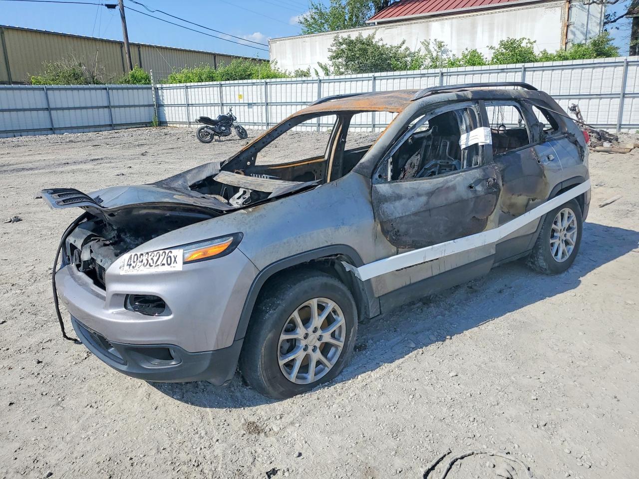 Salvage Jeep Cherokee Image