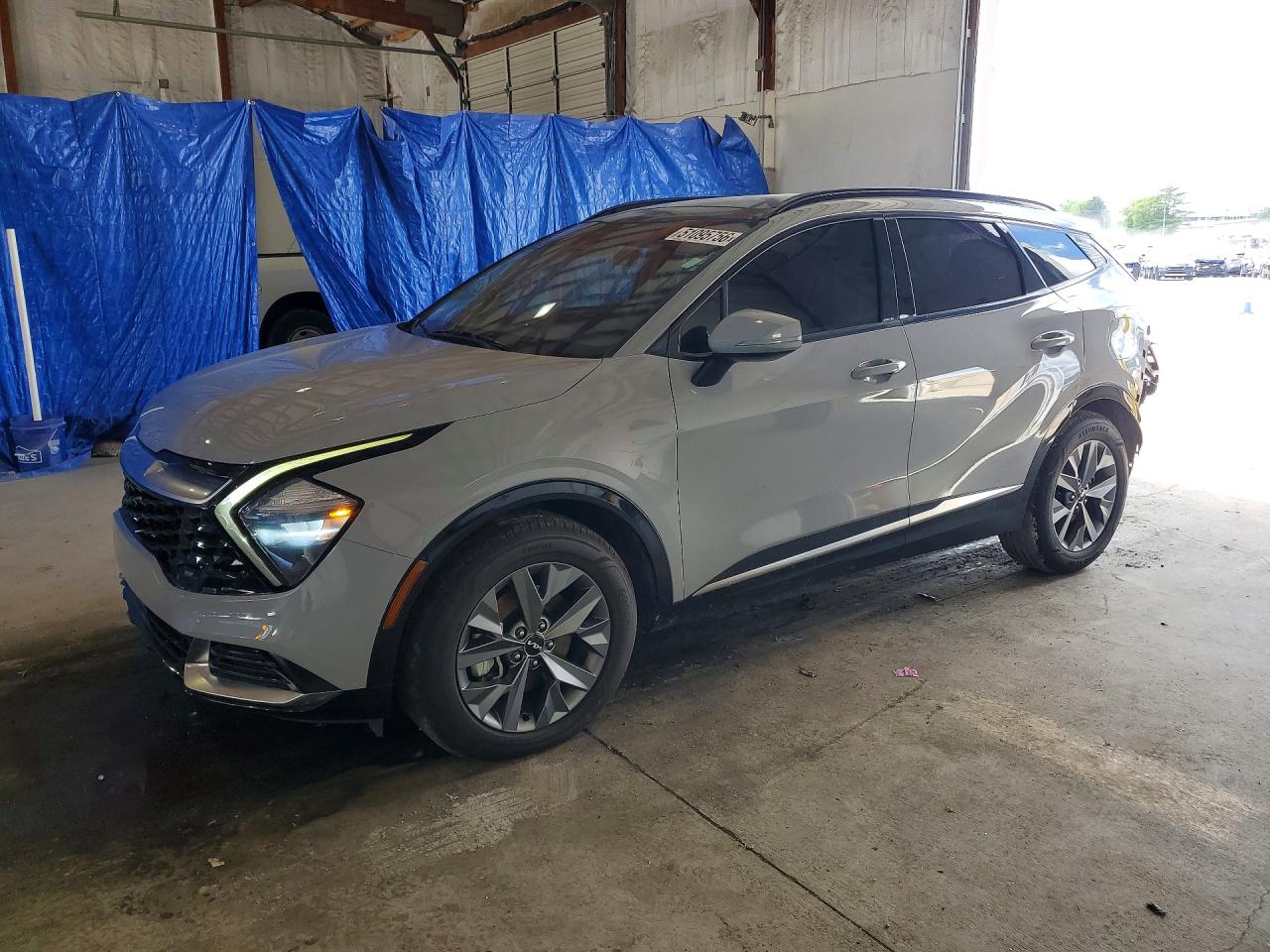 Salvage Kia Sportage Image