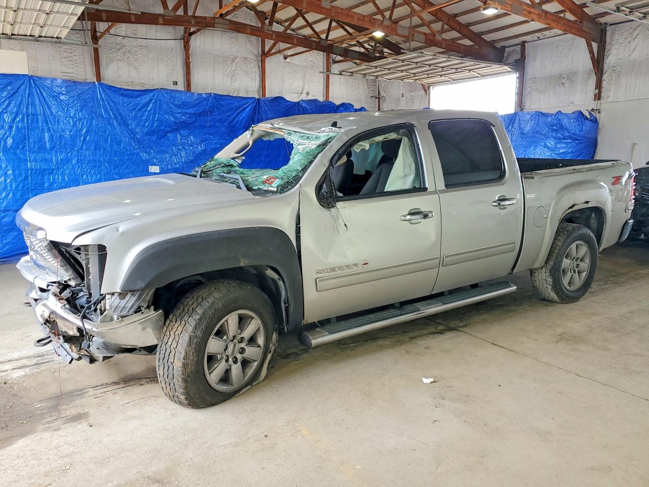 Salvage GMC Sierra Image