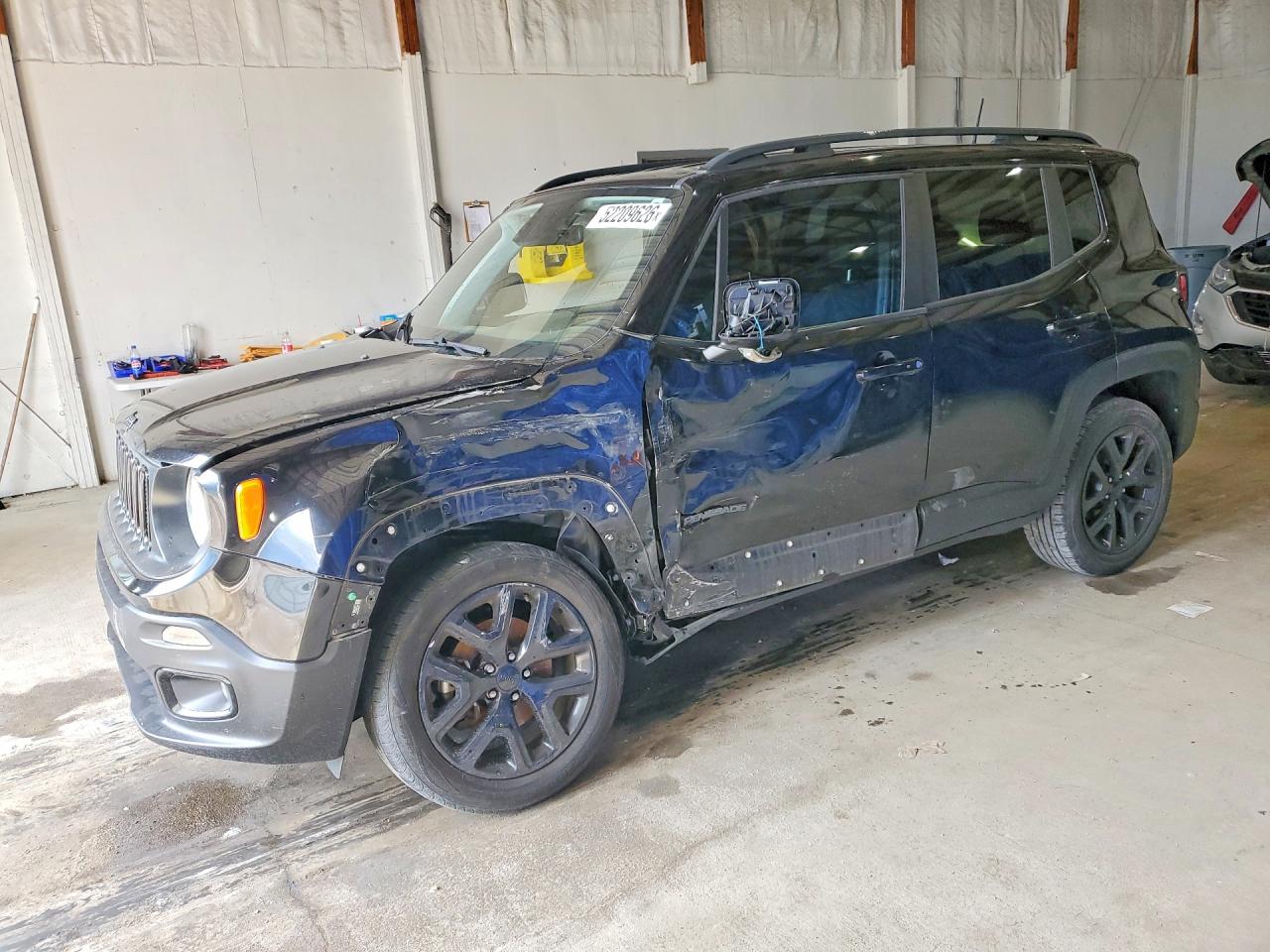 Salvage Jeep Renegade Image