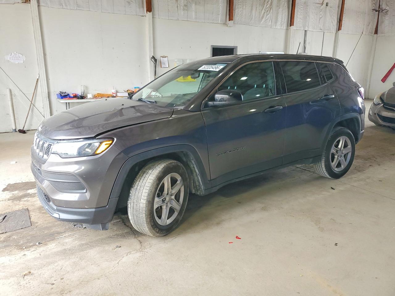 Salvage Jeep Compass Image