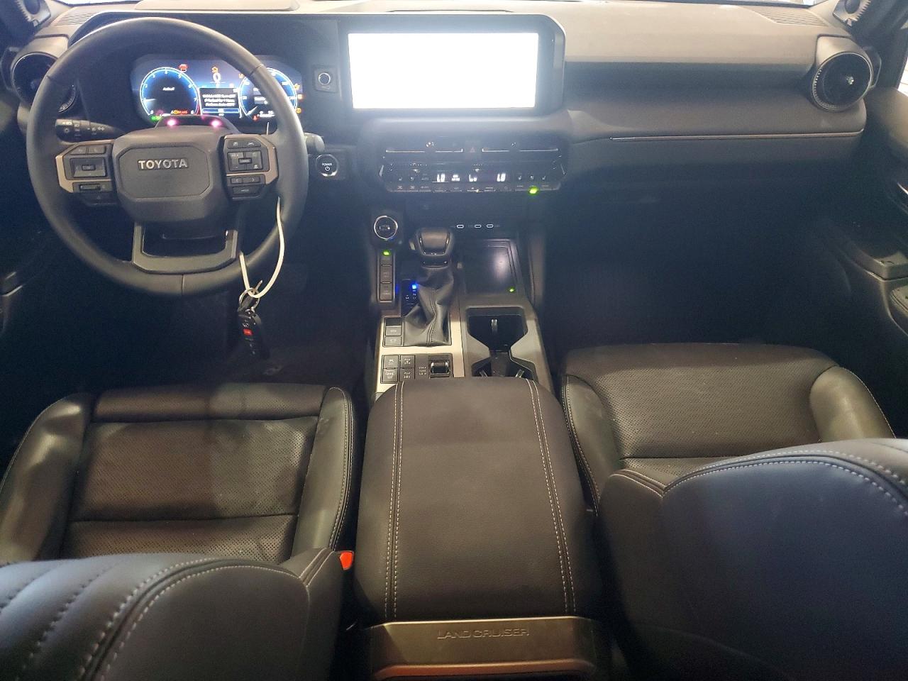 Toyota Land Cruis Base
