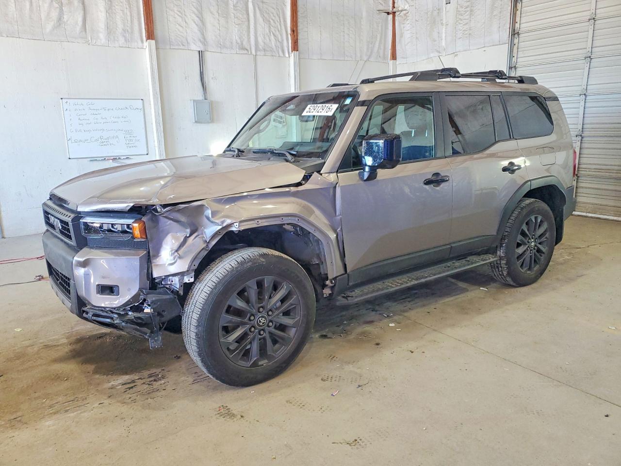 Salvage Toyota Land Cruis Image