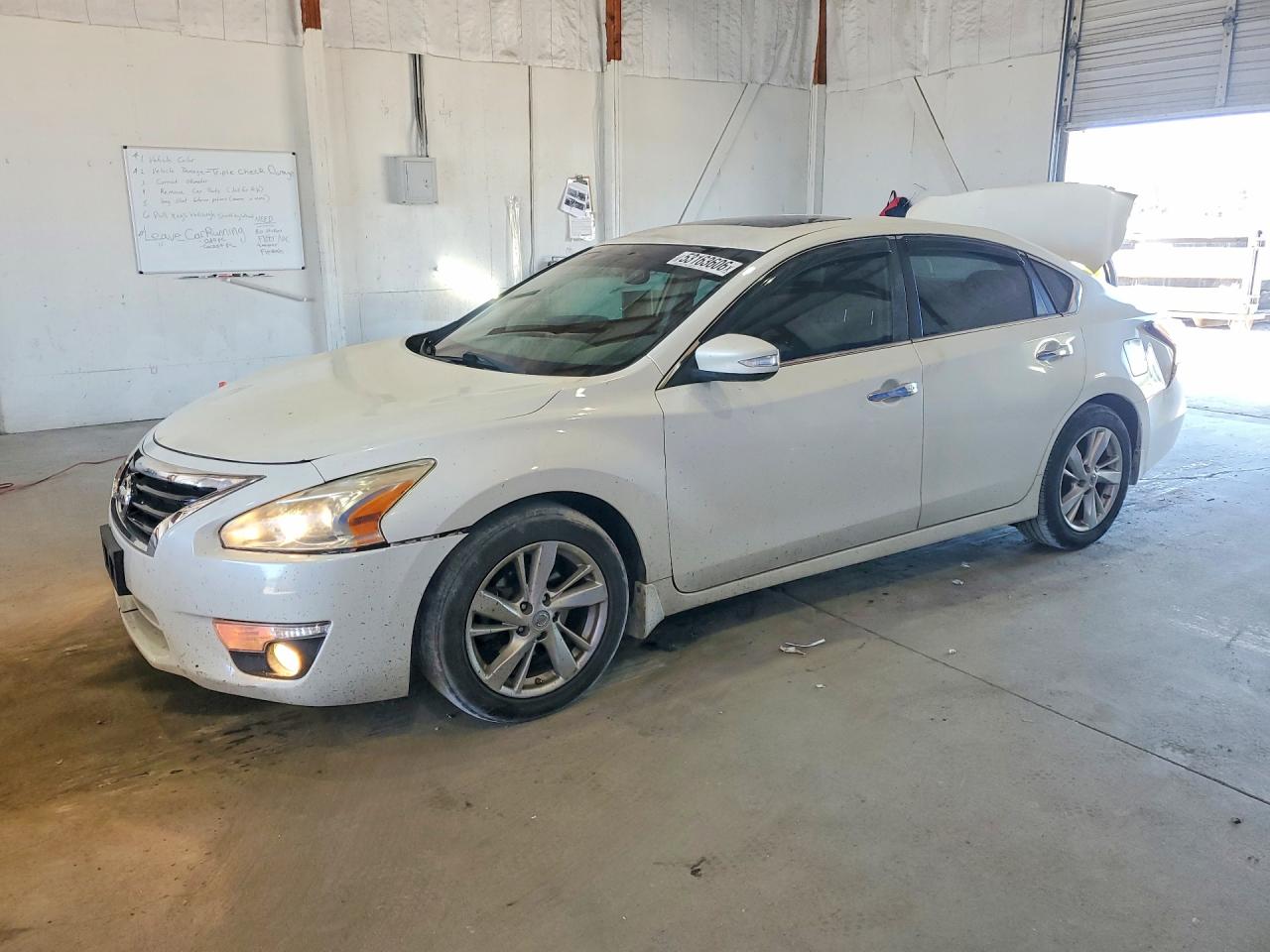 Salvage Nissan Altima Image