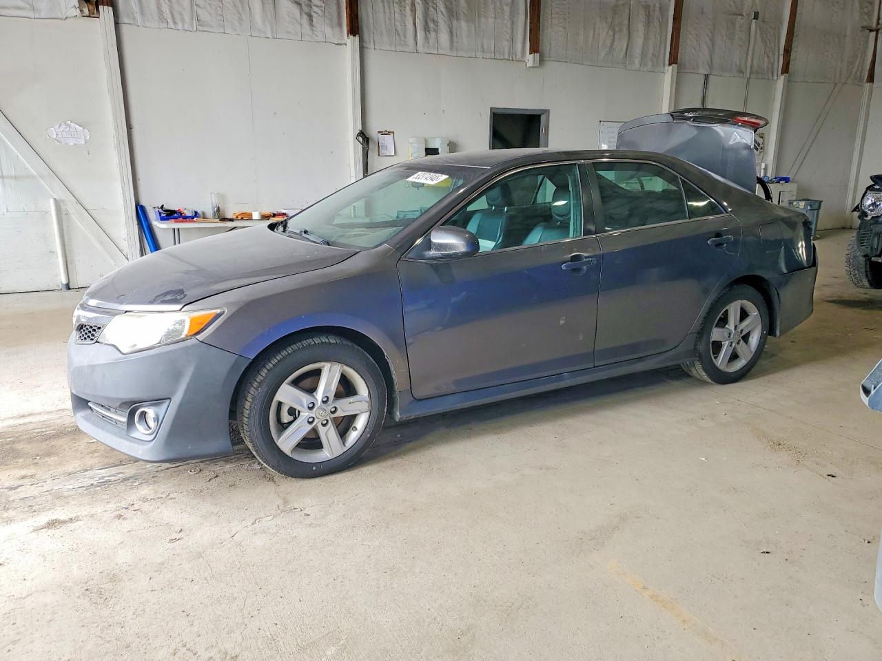 Salvage Toyota Camry Image