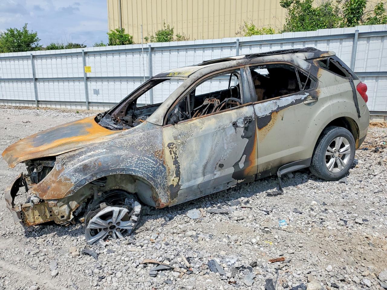 Salvage Chevrolet Equinox Image