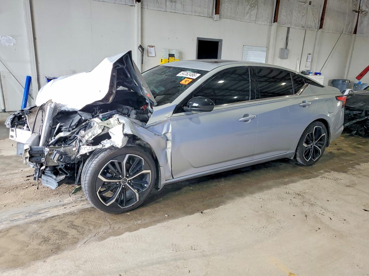 Salvage Nissan Altima Image