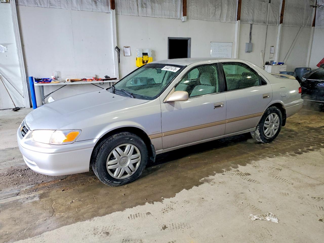Salvage Toyota Camry Image