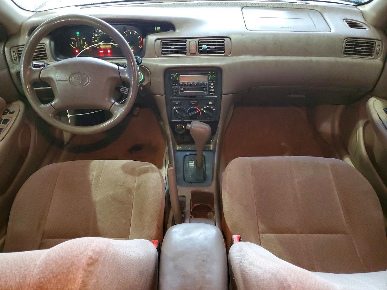 Toyota Camry Le V6