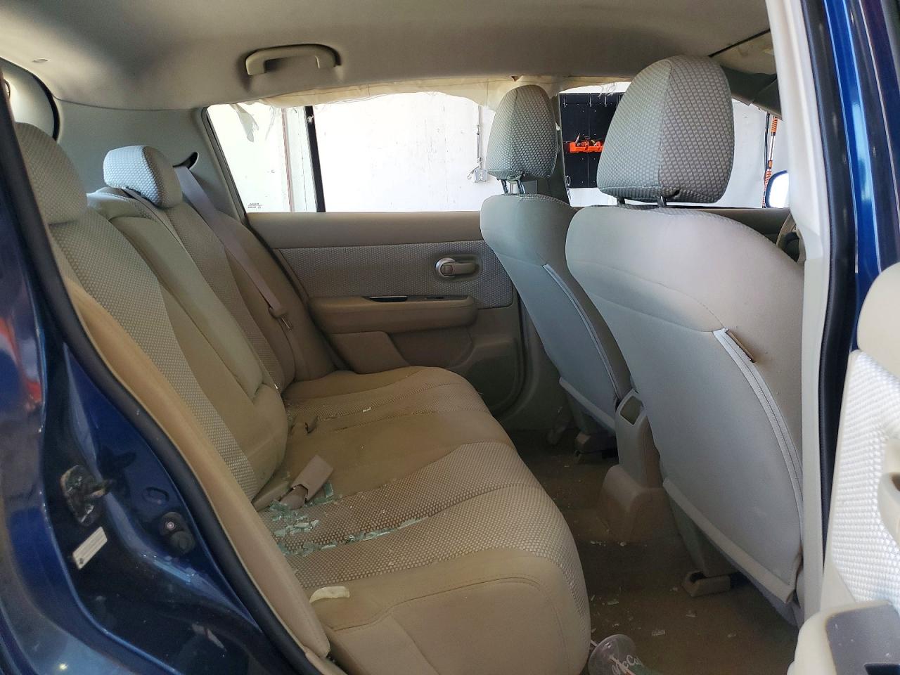 Nissan Versa 1.8 S