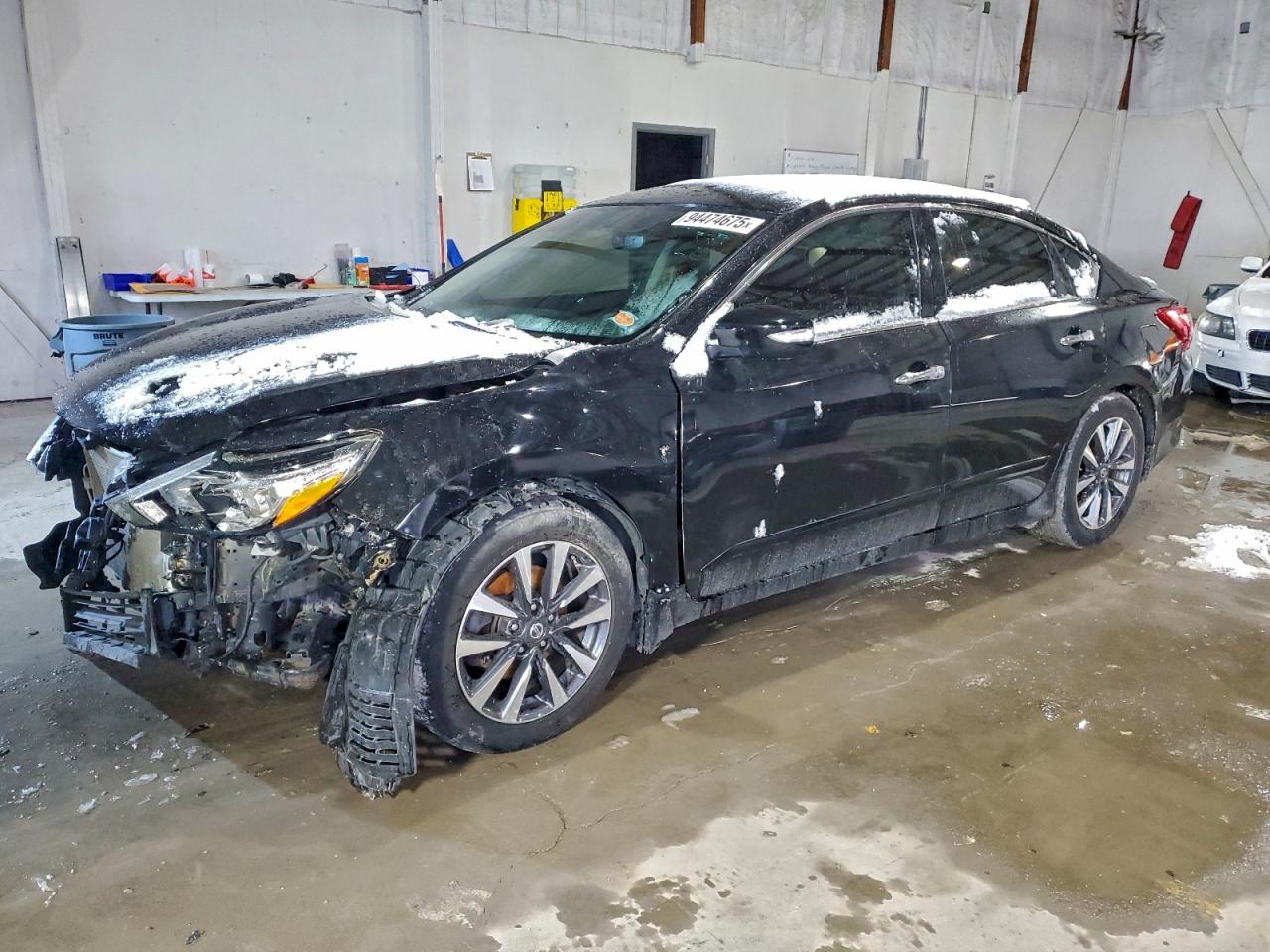 Salvage Nissan Altima Image