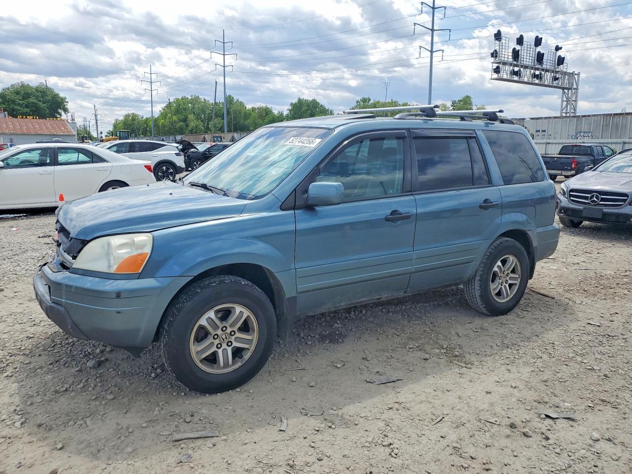 Salvage Honda Pilot Image