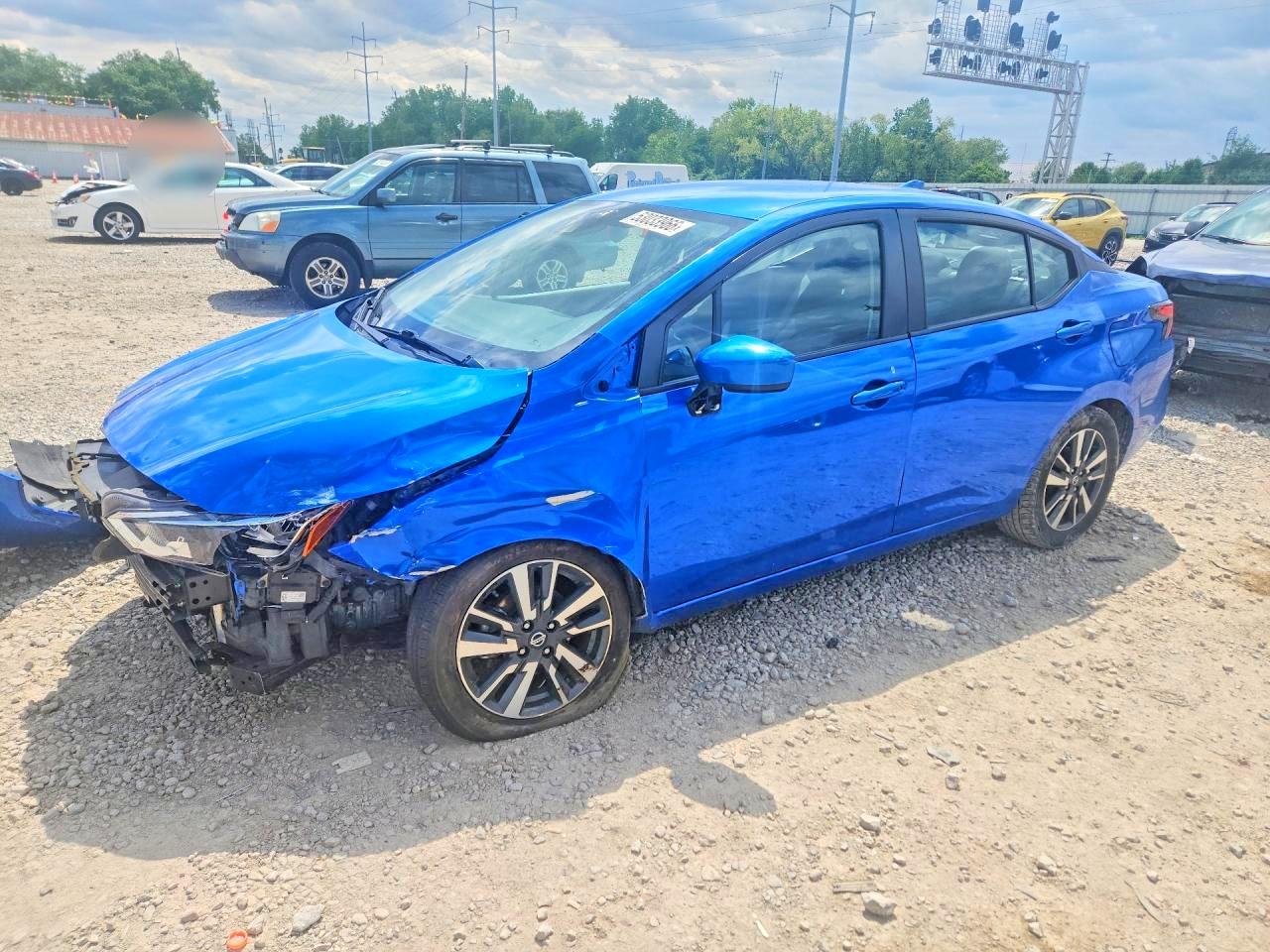 Salvage Nissan Versa Image
