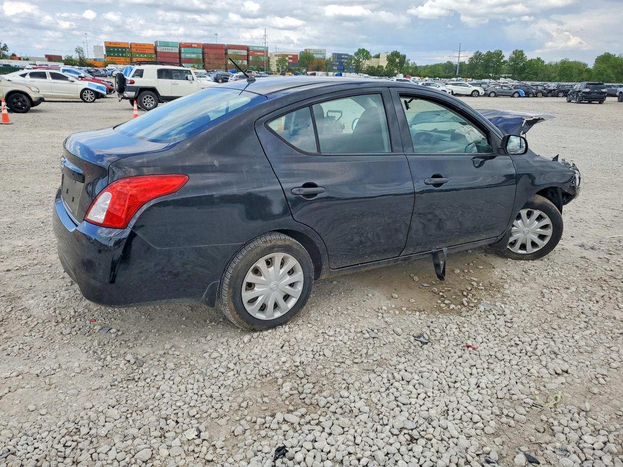 Nissan Versa 1.6 S