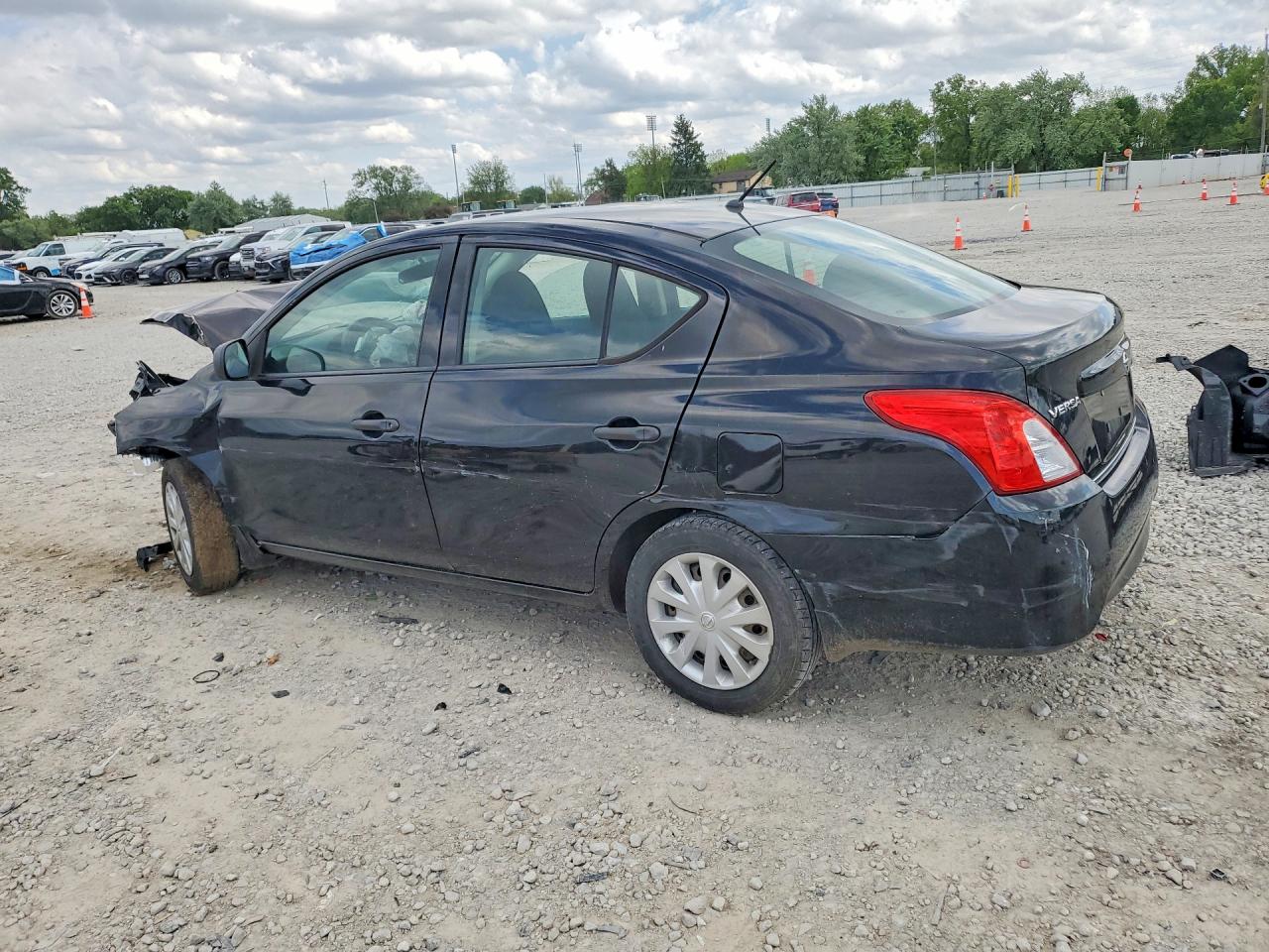 Nissan Versa 1.6 S