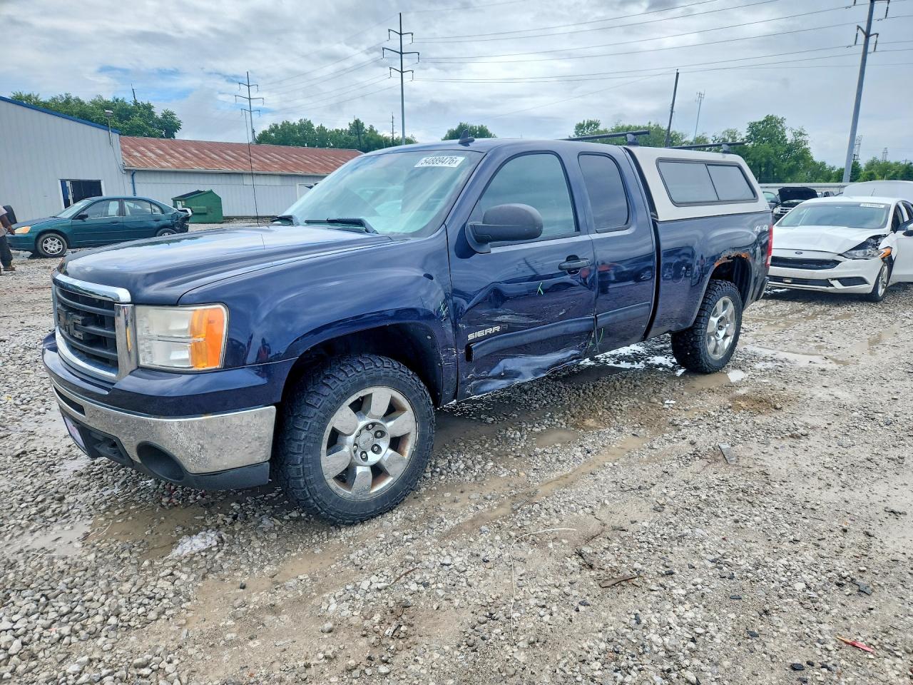 Salvage GMC Sierra Image