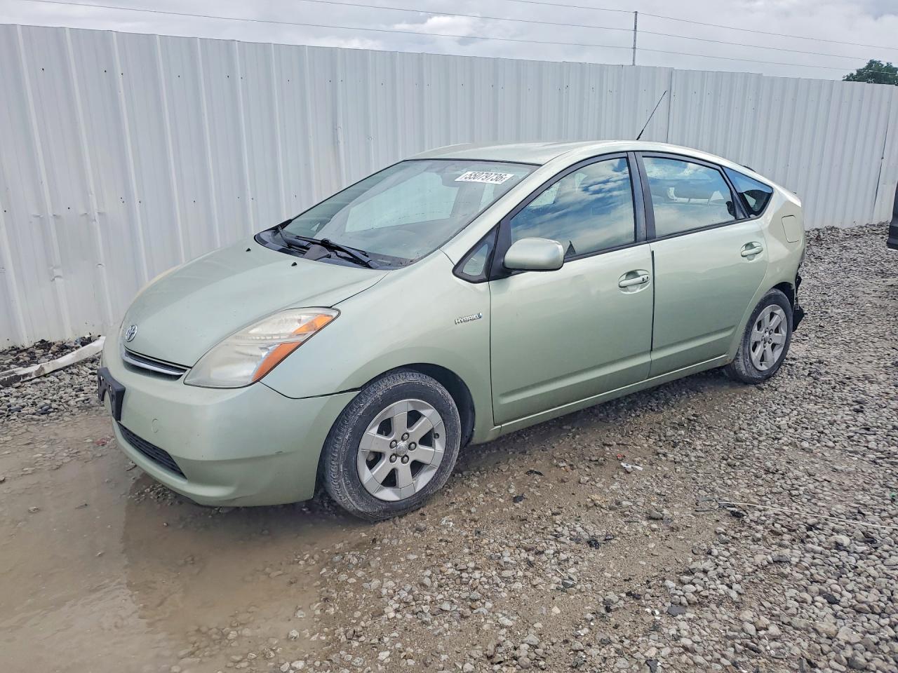 Salvage Toyota Prius Image