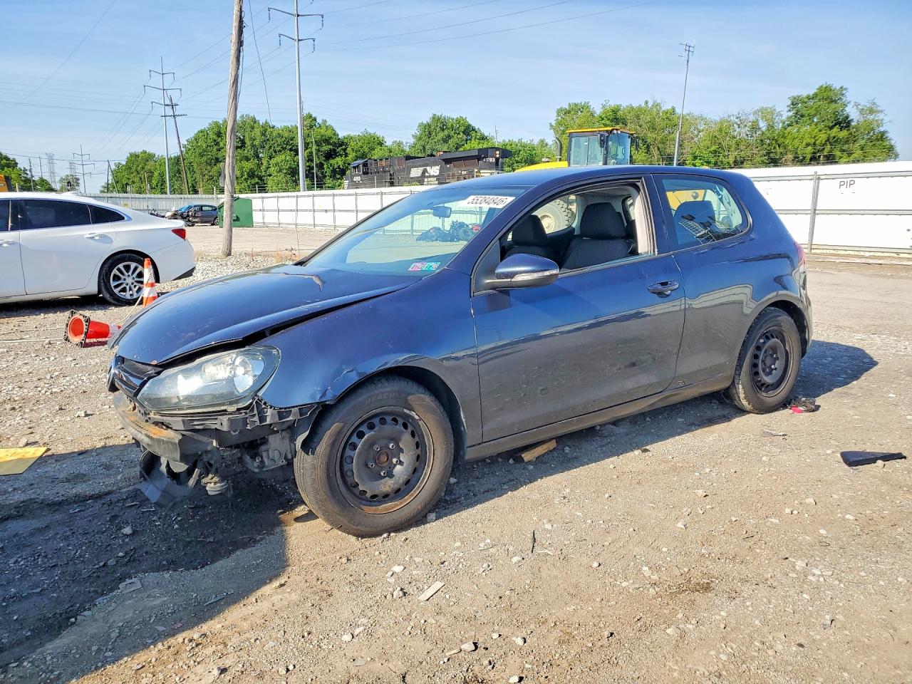 Salvage Volkswagen Golf Image