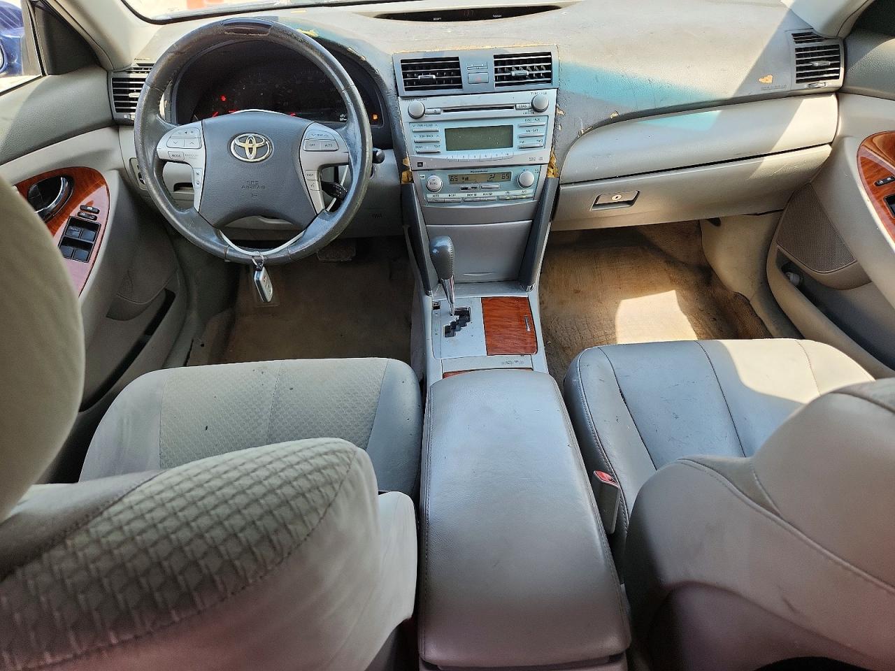 Toyota Camry Xle V6