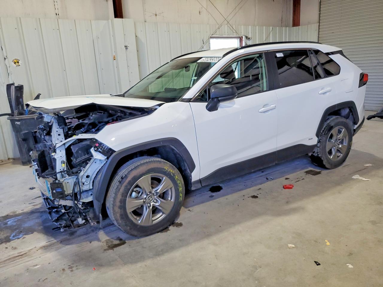 Salvage Toyota RAV4 Image