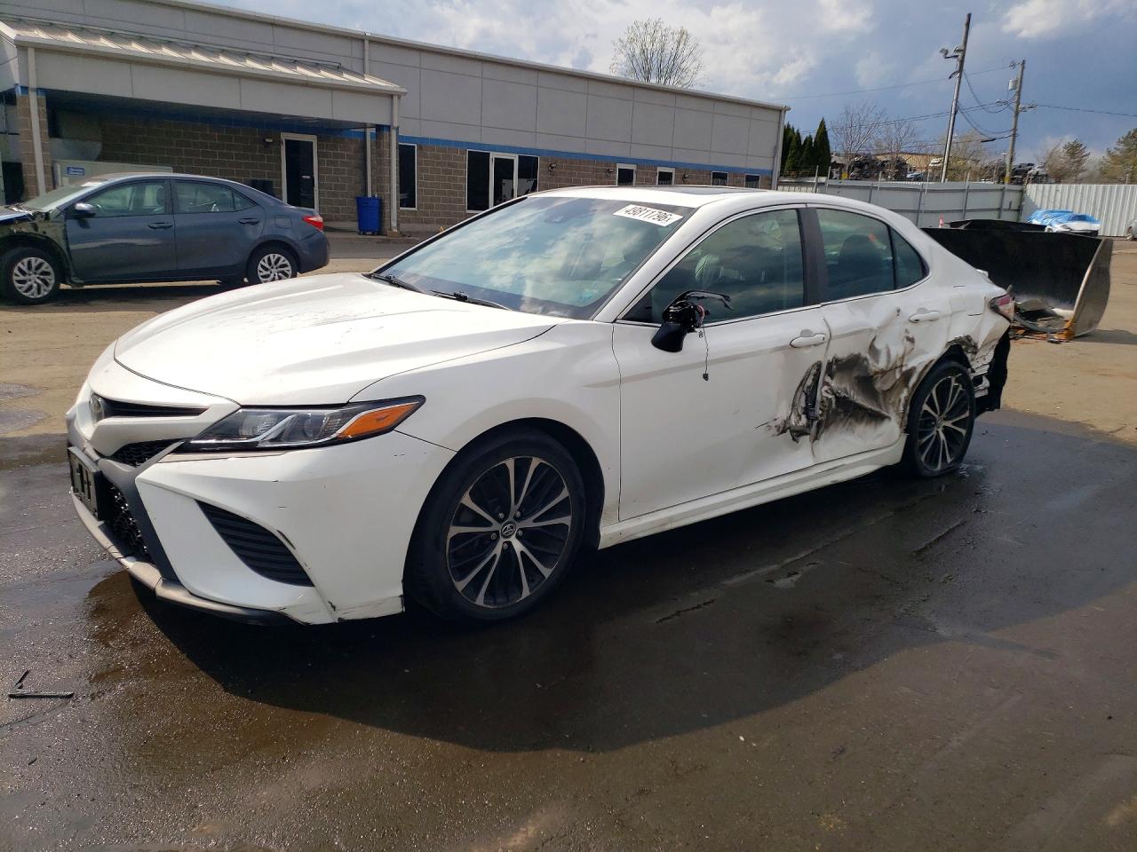 Salvage Toyota Camry Image