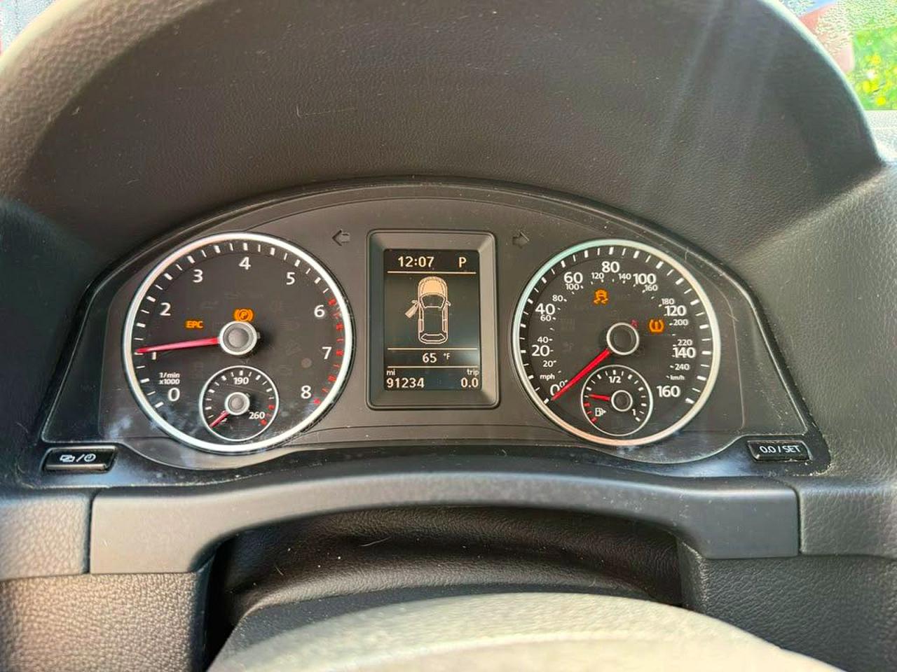 Volkswagen Tiguan S