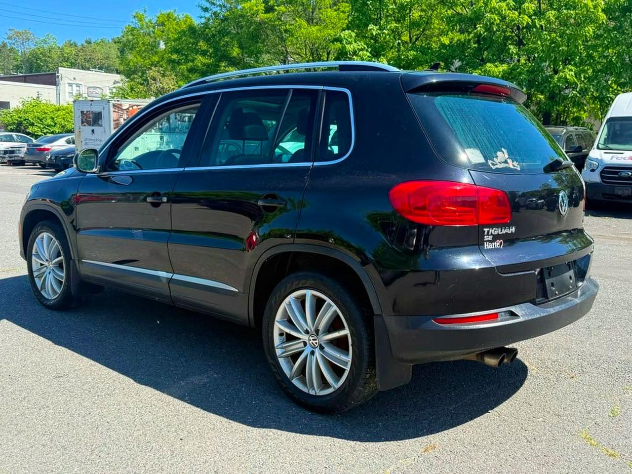 Volkswagen Tiguan S