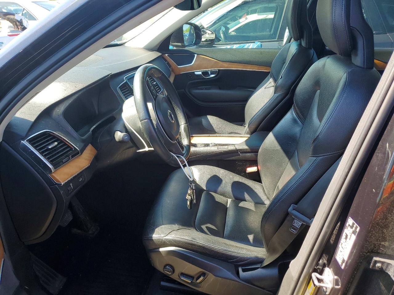Volvo XC90 T6 Momentum