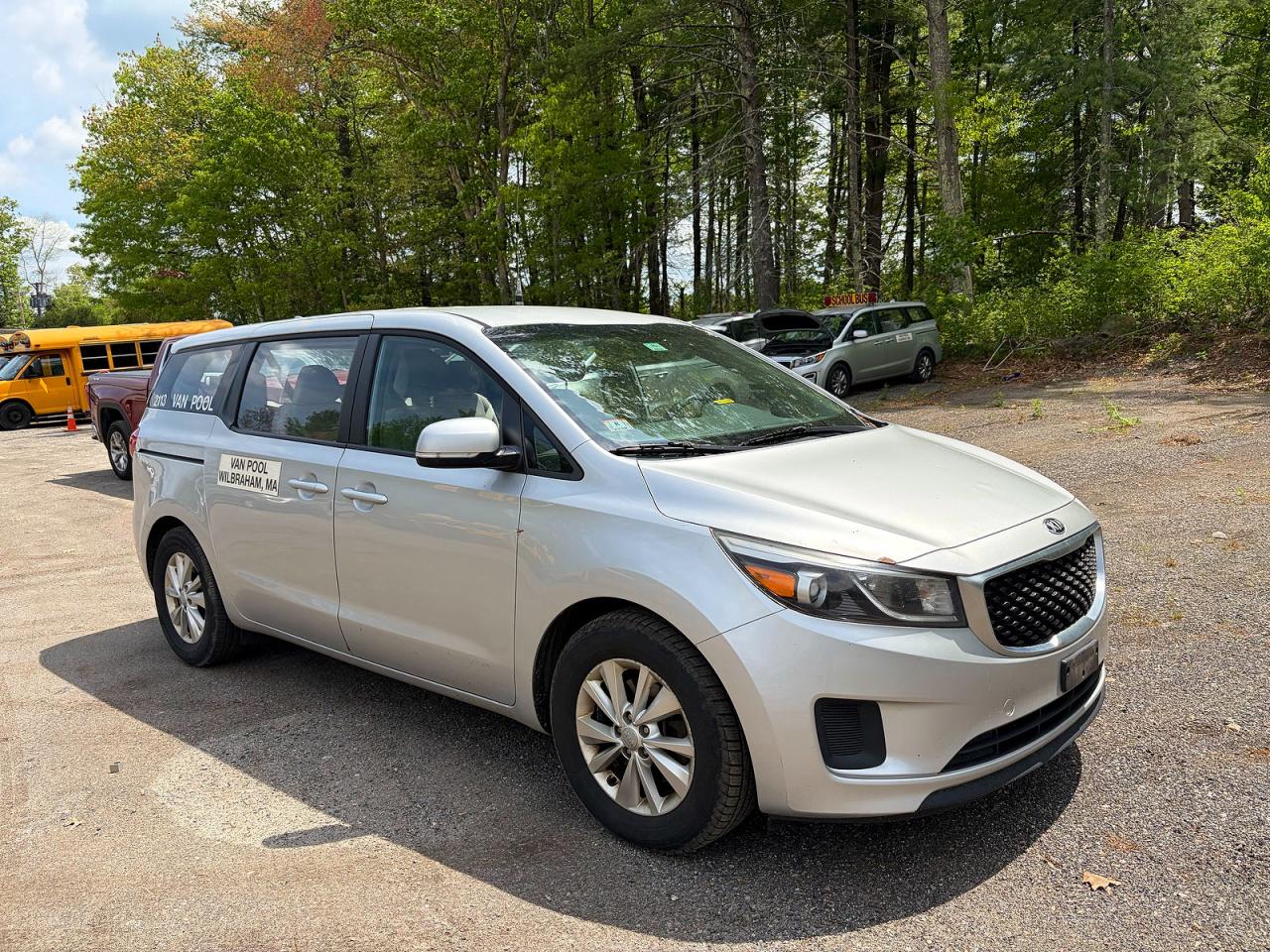 Salvage Kia Sedona Image