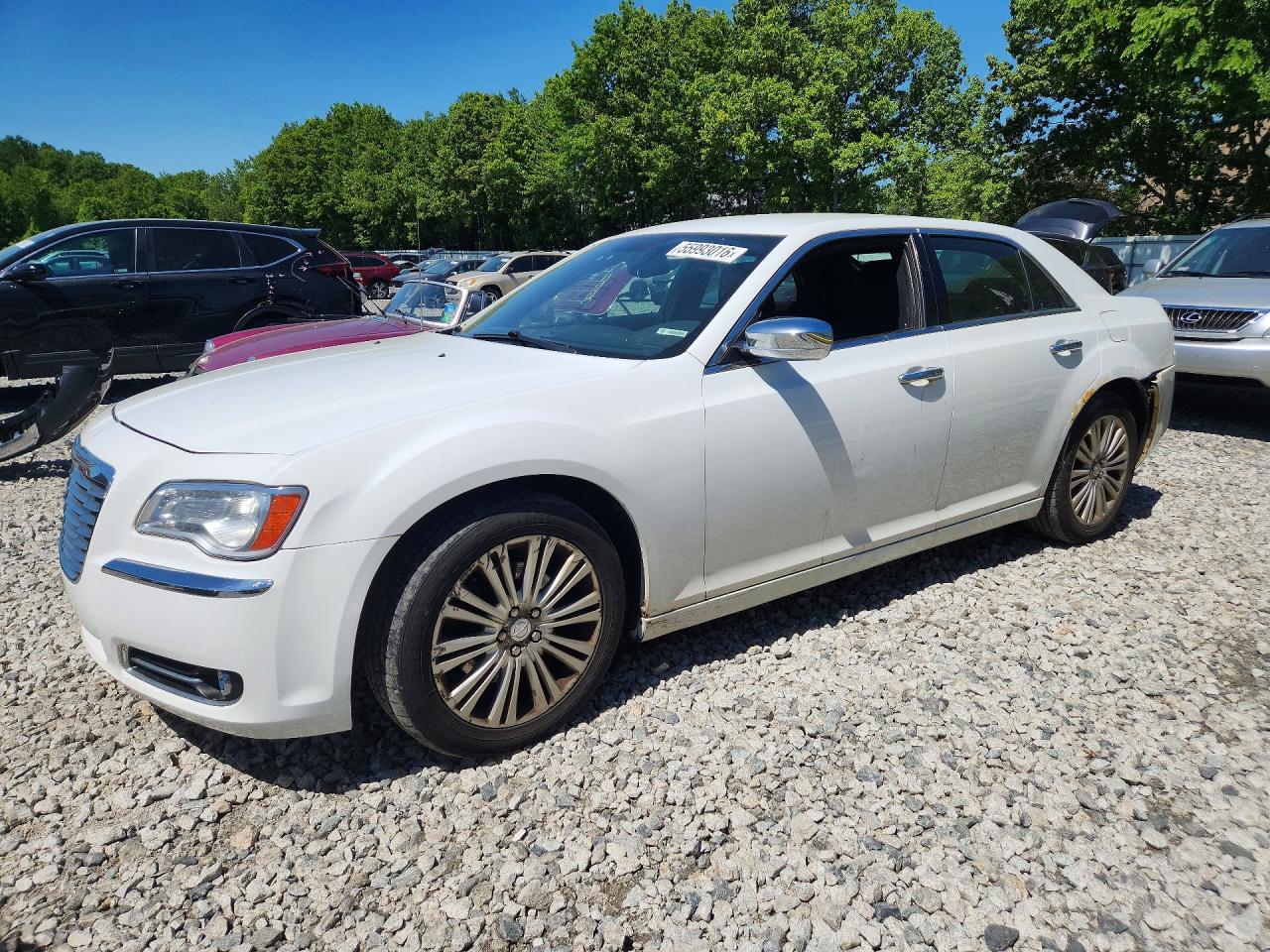 Salvage Chrysler 300 Image