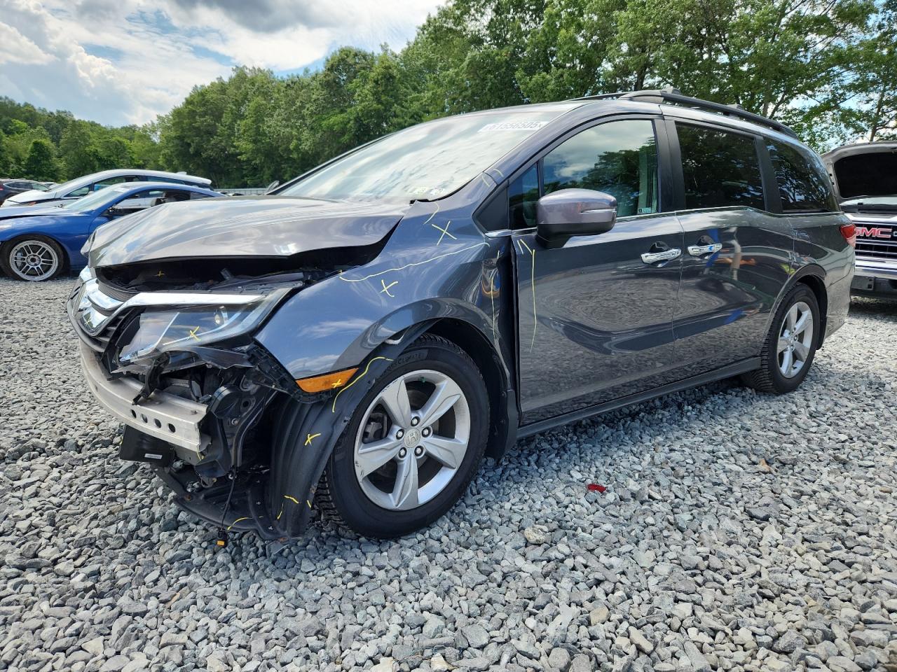 Salvage Honda Odyssey Image