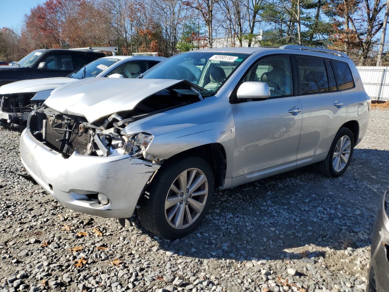 Salvage Toyota Highlander Image