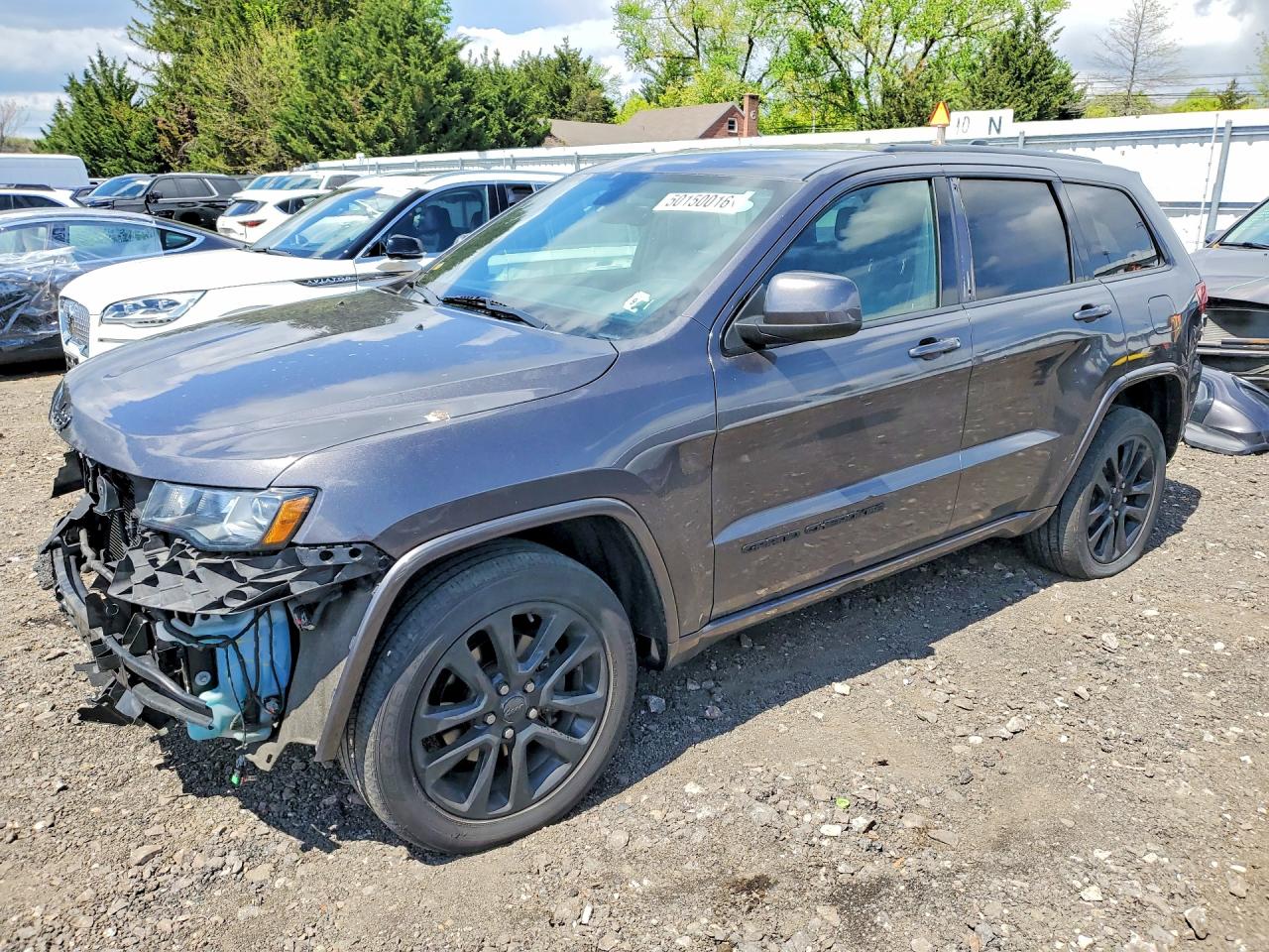 Salvage Jeep Cherokee Image