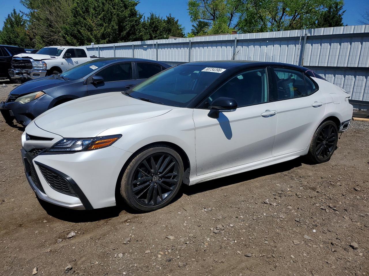 Salvage Toyota Camry Image