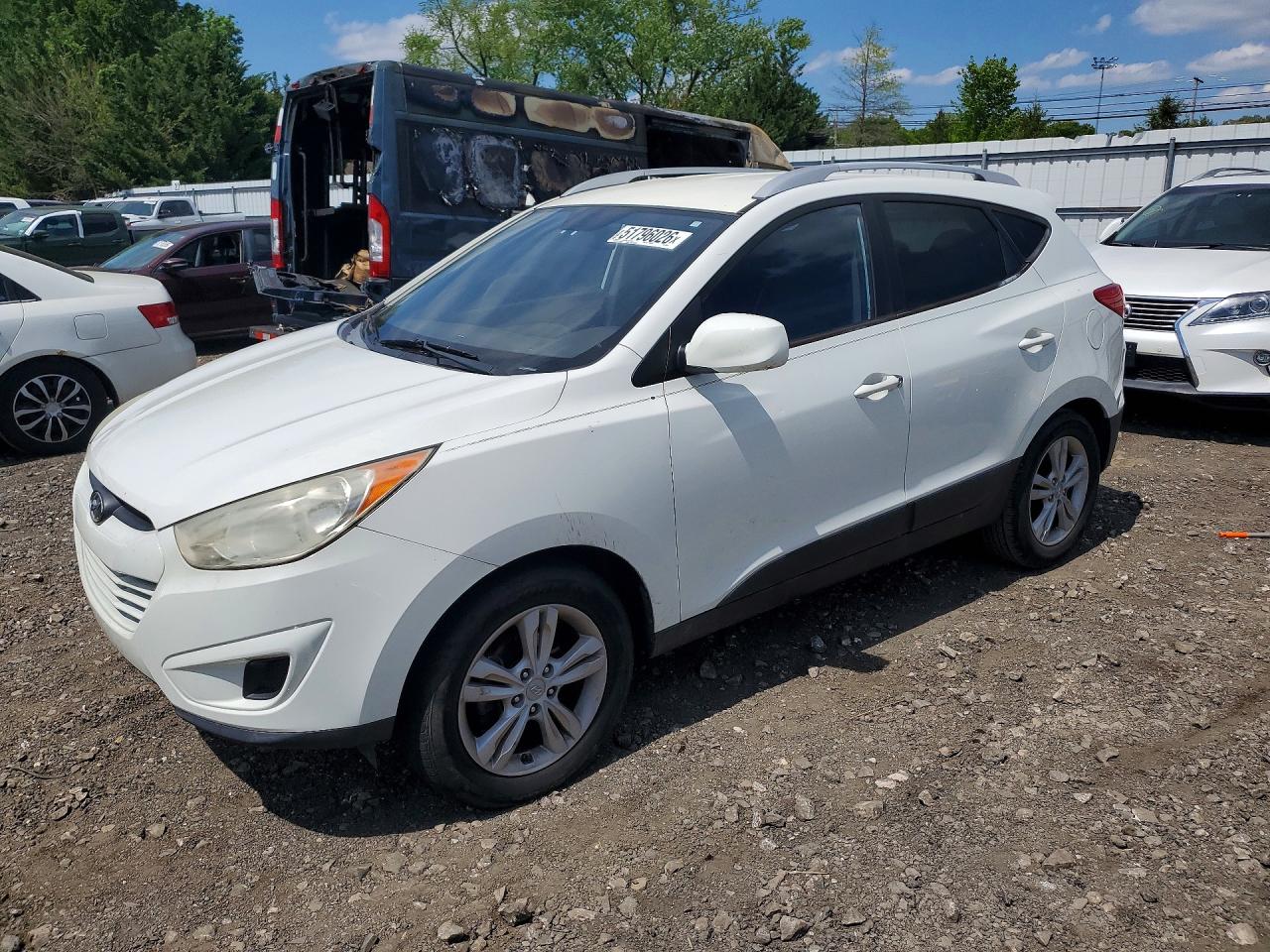 Salvage Hyundai TUCSON Image
