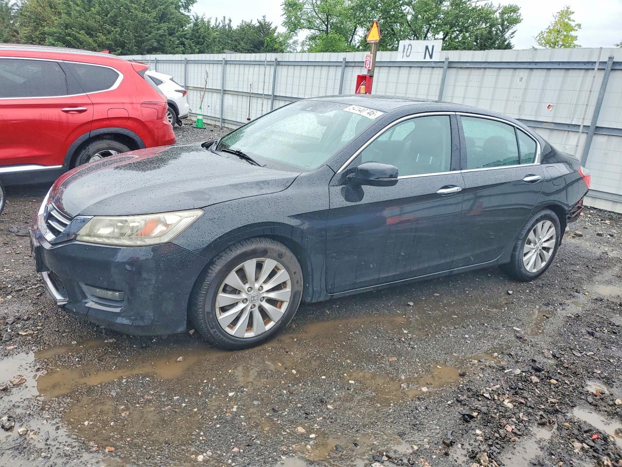 Salvage Honda Accord Image