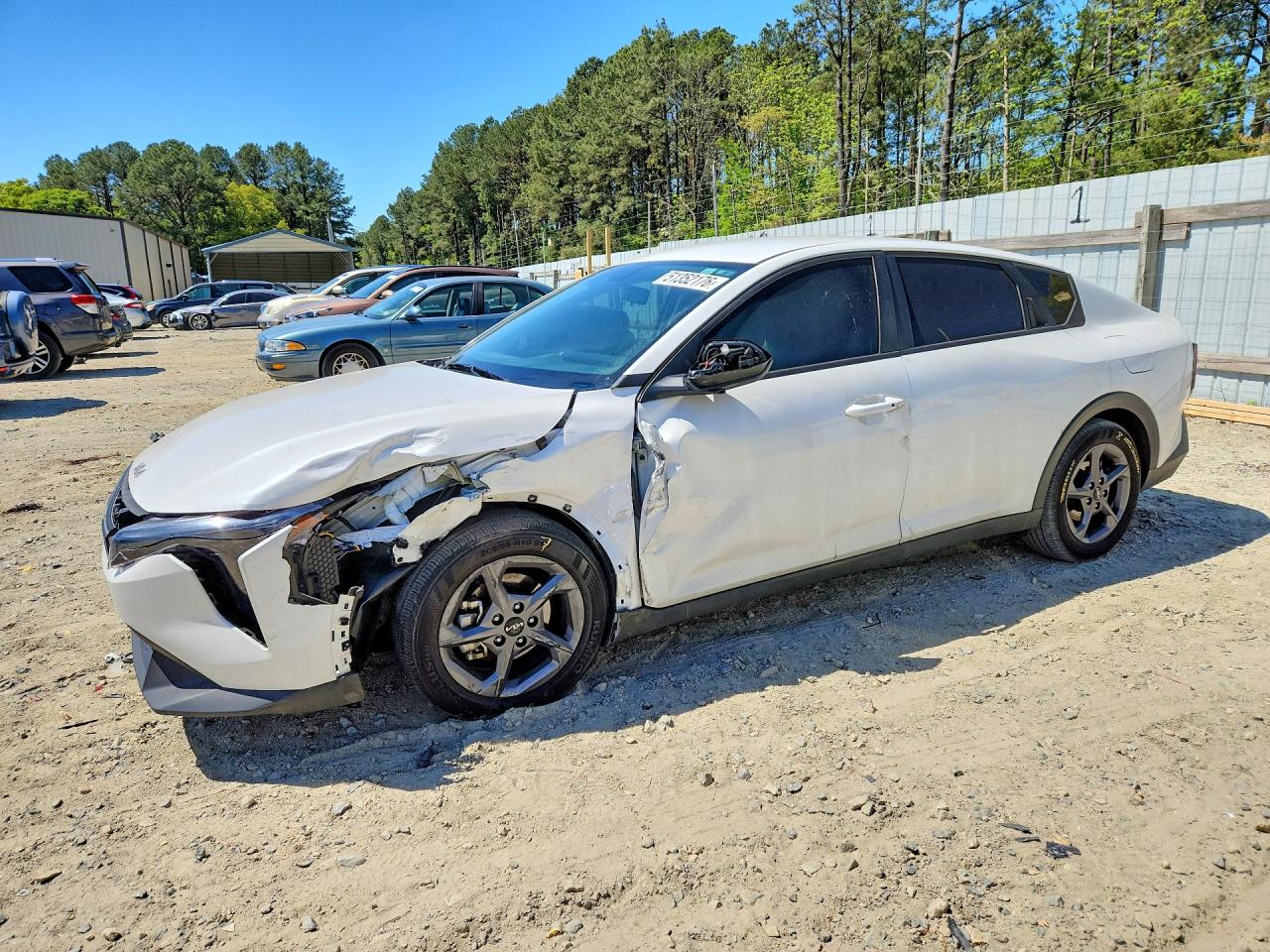 Salvage Kia K4 Image