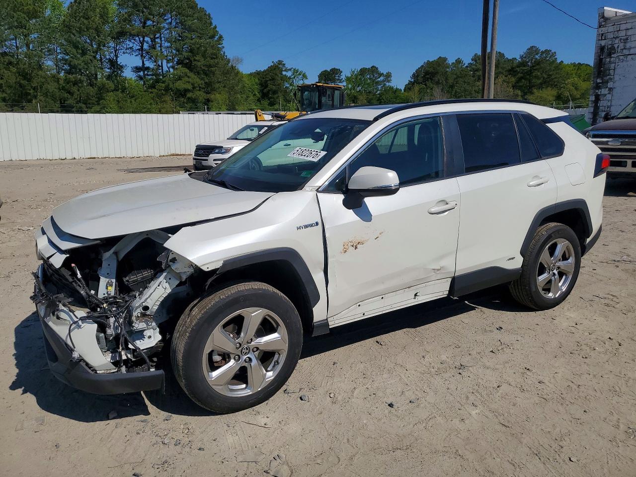 Salvage Toyota RAV4 Image