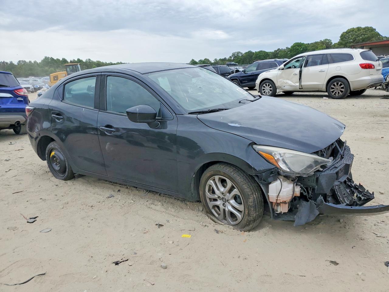 Toyota Yaris Base