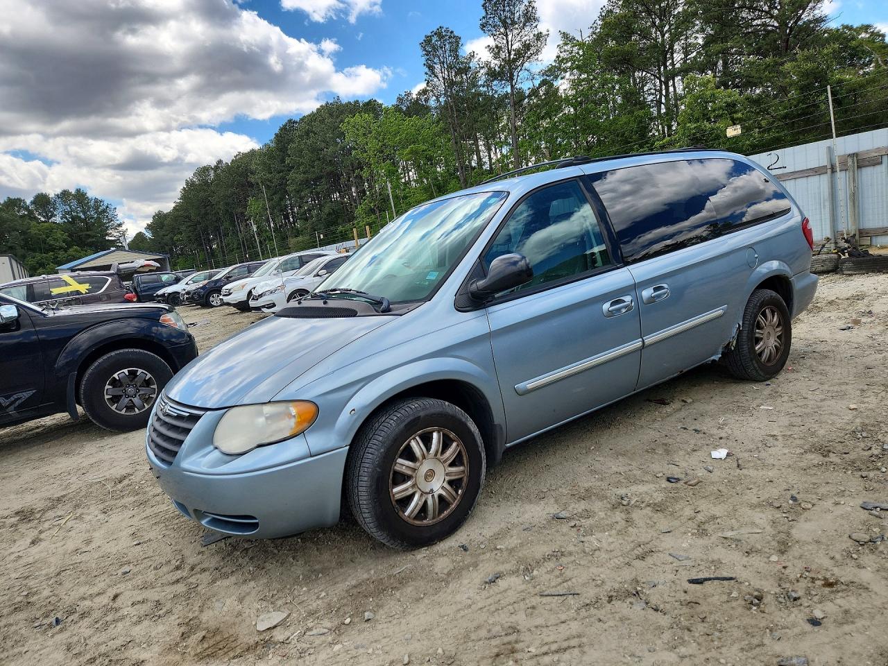 Salvage Chrysler Minivan Image