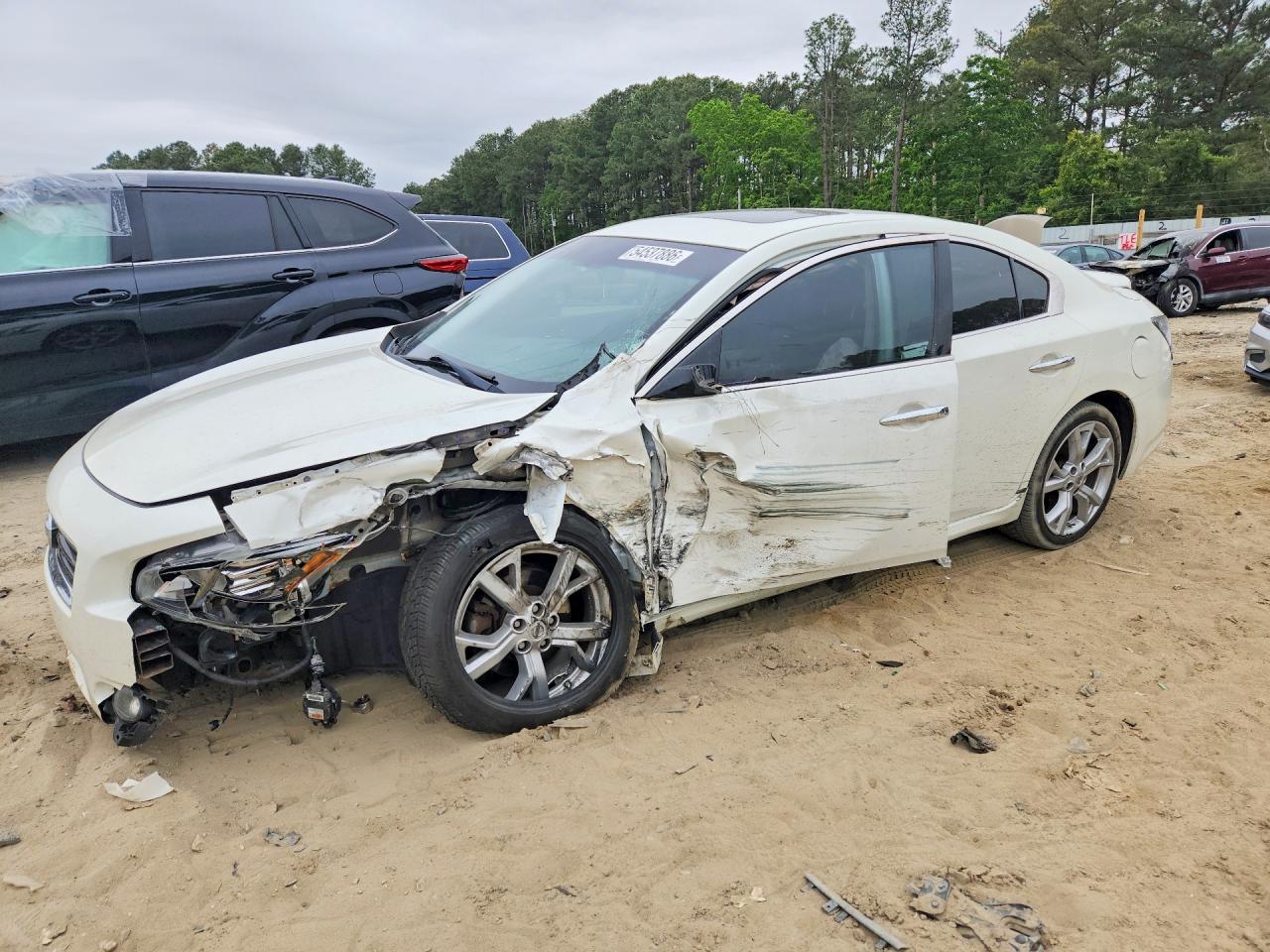Salvage Nissan Maxima Image