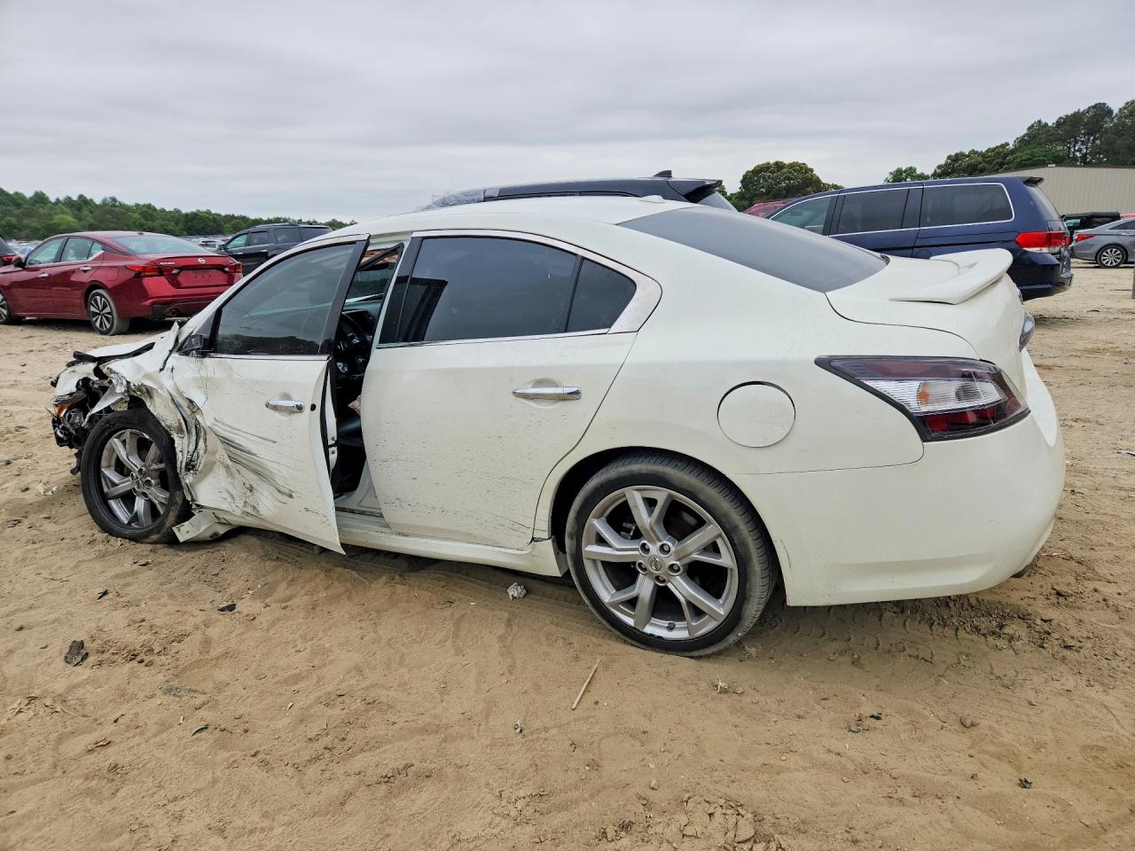 Nissan Maxima