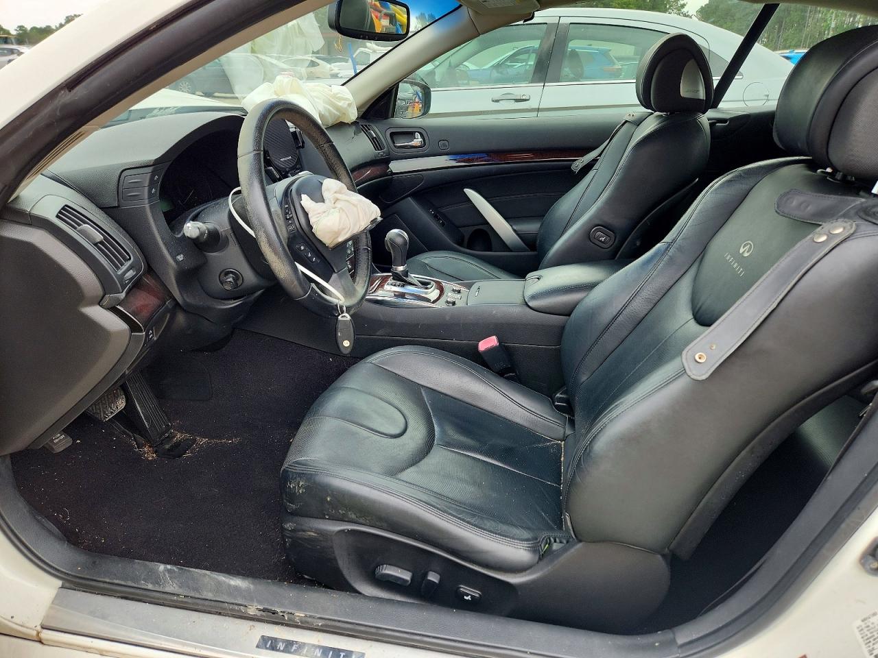 INFINITI G37 Base