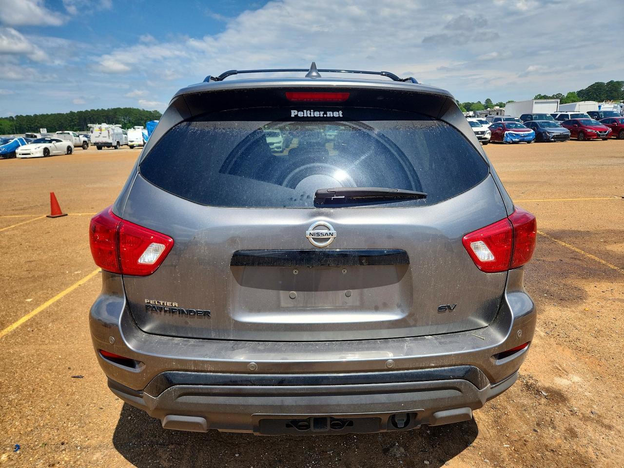 Nissan Pathfinder Sv