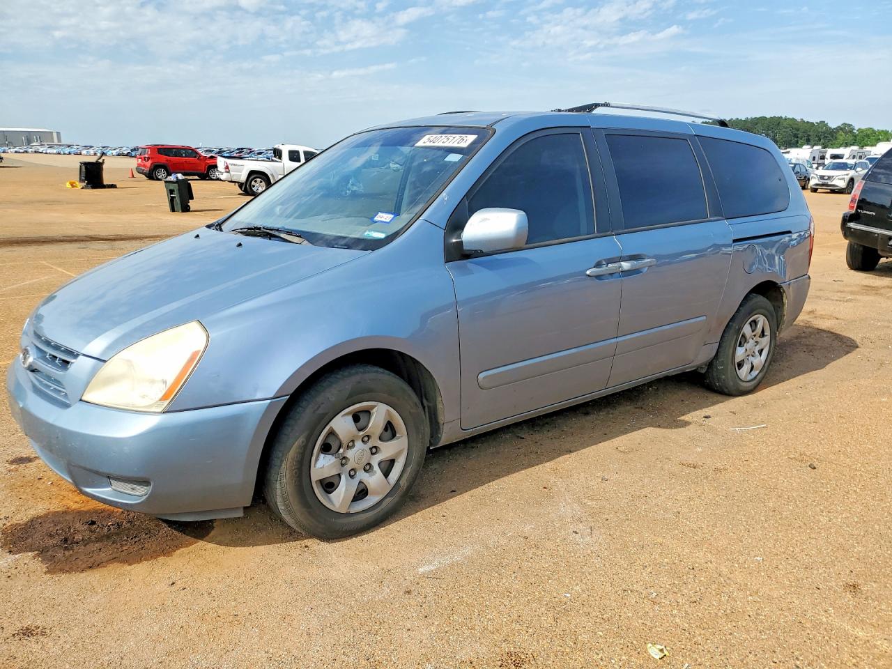 Salvage Kia Sedona Image