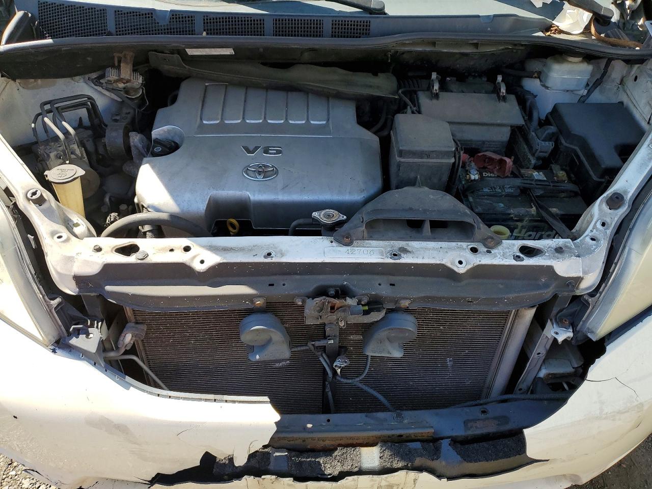 Toyota Sienna Le 8-passenger
