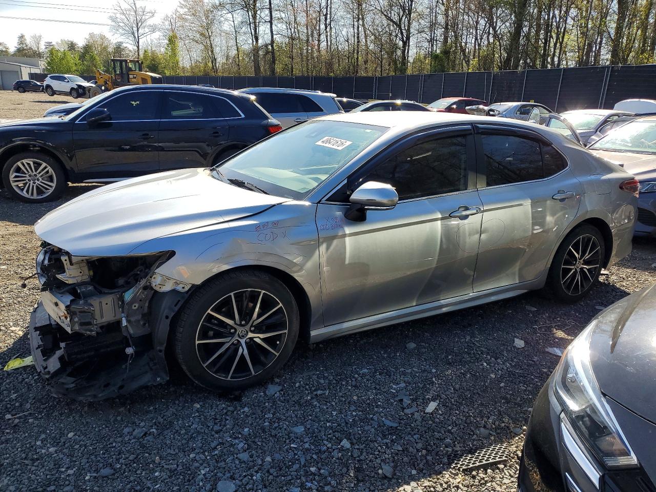 Salvage Toyota Camry Image