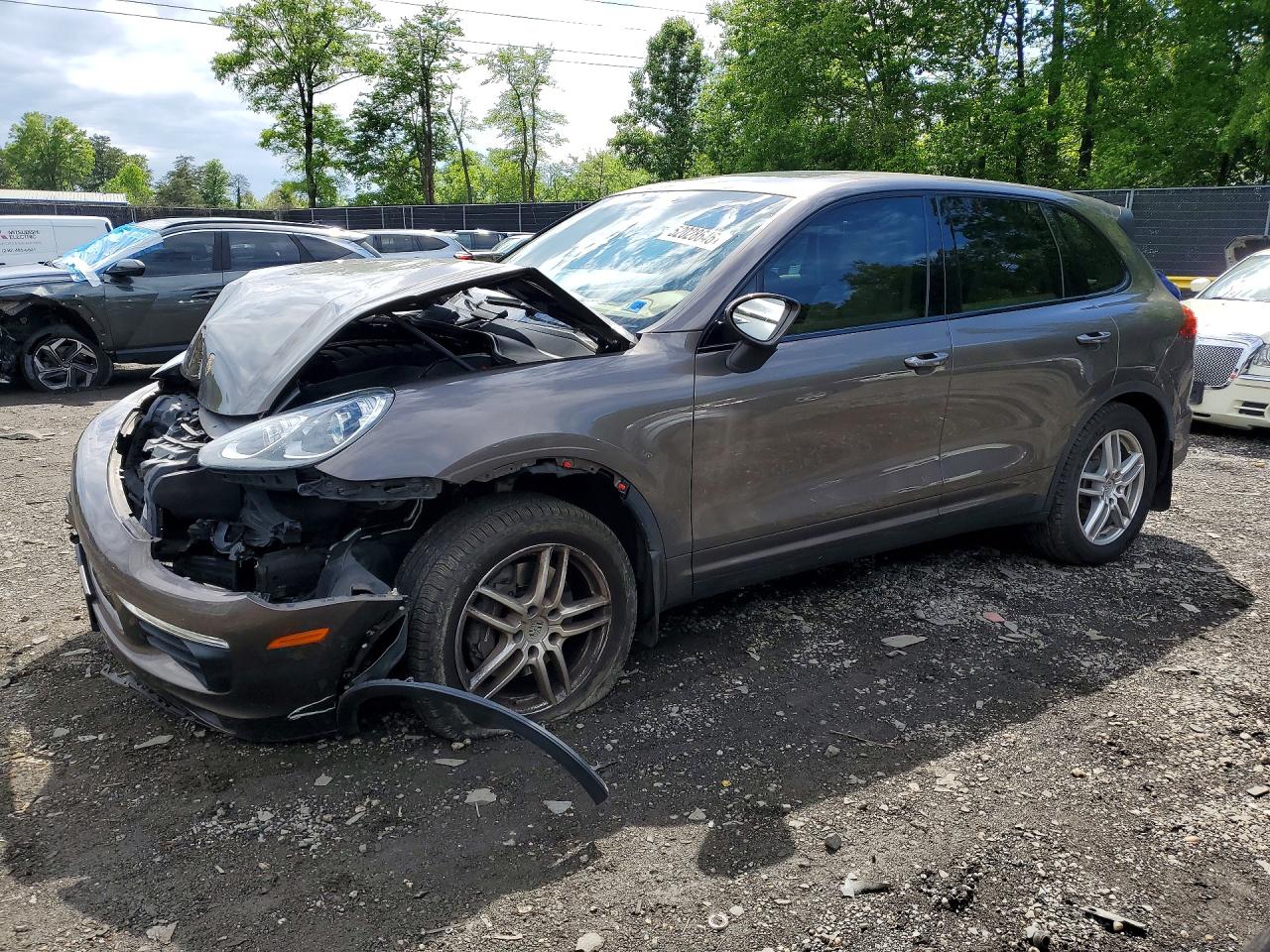 Salvage Porsche Cayenne Image