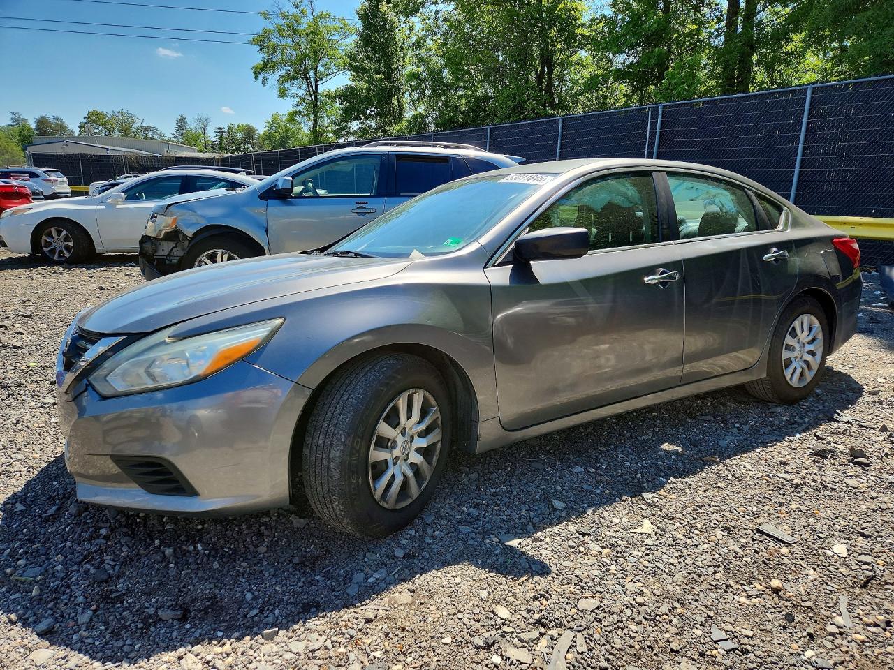 Salvage Nissan Altima Image